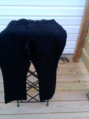 UNIVERSAL THREAD HIGH RISE CROP KICK SIZE 18